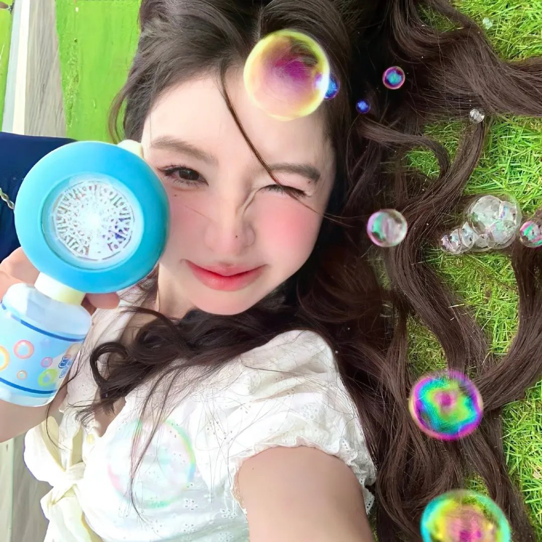 俏皮女学生